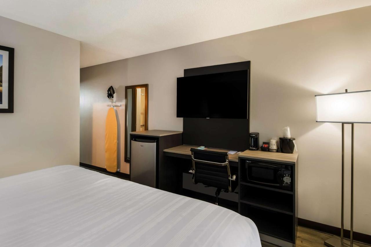 Quality Inn South Bend Near Notre Dame Exterior photo